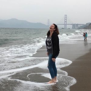 Meet your Posher, Caitlin